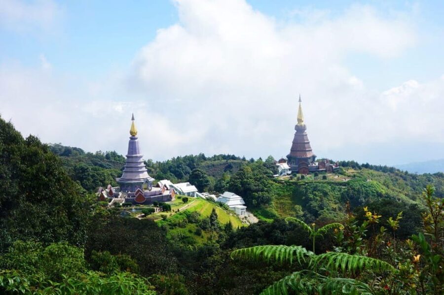 Chiang Mai: Doi Inthanon Park with Kew Mae Pan Hike Day Trip - Twin Pagodas of King Bhumibol and Queen Sirikit, the reflection-and-bridge moment
