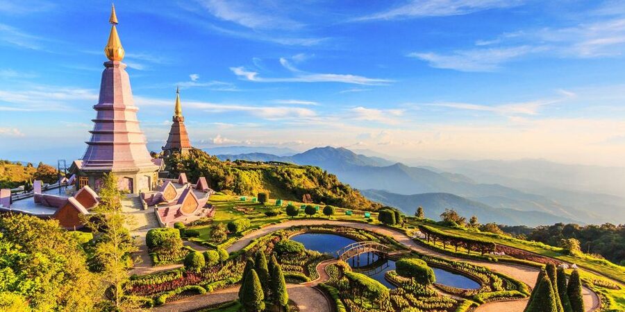 Chiang Mai: Doi Inthanon, Waterfalls, & Tribal Villages Tour - King and Queen Pagodas: Meaning, Architecture, and a Dress Code