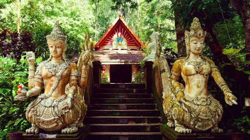 Chiang Mai: Doi Suthep and Wat Pha Lat Temple Evening Tour - Moving Up to Wat Phra That Doi Suthep: The Golden View Payoff
