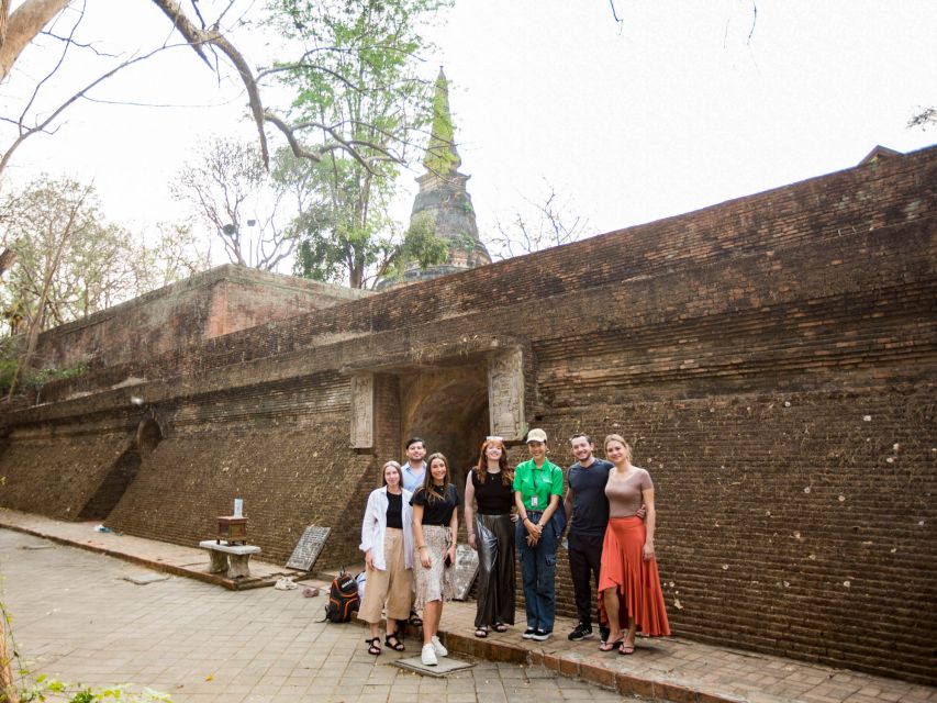 Chiang Mai: Doi Suthep and Wat Umong Enchanting Evening Tour - Getting the most from your guide: what guides like TomTam and Boon tend to do