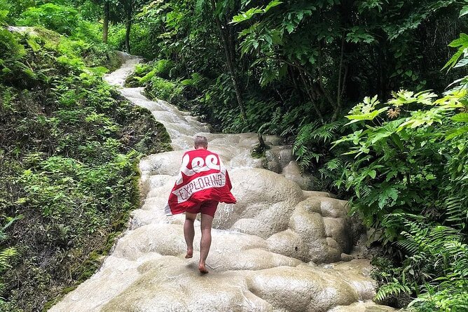 Chiang Mai Doi Suthep Temple and Sticky Waterfall Tour (Private & All-Inclusive) - Parks and national-park stops: what fits in 6 to 8 hours