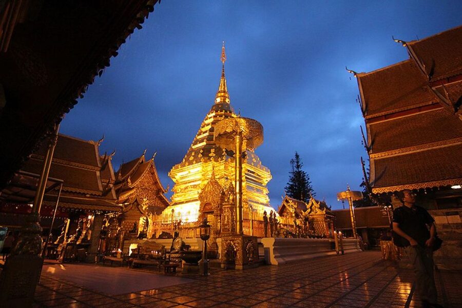Chiang Mai: Doi Suthep & Wat Umong Twilight Tour with Pickup - Wat Umong at night: tunnels, moonlight, and Lanna art