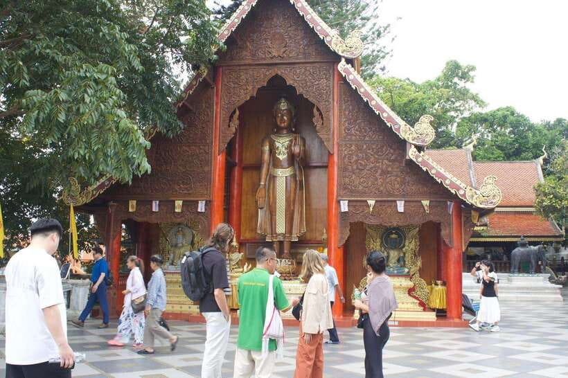 Chiang Mai: Elephant Sanctuary, Monk Trail & Doi Suthep Tour - What to bring for temple steps and river bathing