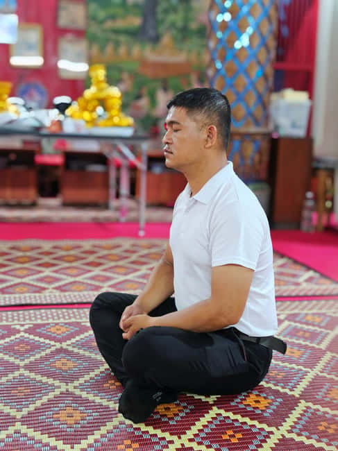 Chiang Mai: Evening Chanting & Meditation - From Wat Lok Moli Meeting Spot to Wat Chai Sri Phoom