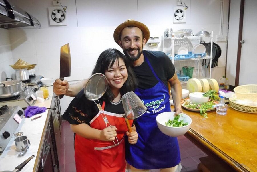Chiang Mai: Evening Cooking Class and Local Market Visit - Hotel Pickup, Then Into the Flow of Thai Dinner Time