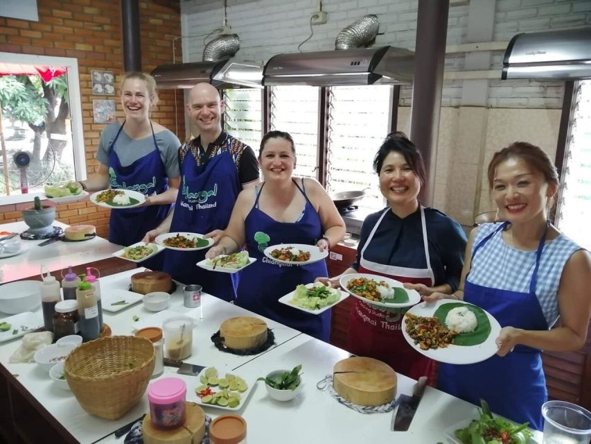 Chiang Mai: Evening Cooking Class and Local Market Visit - How the Menu Works: One Choice Per Category, Big Time in the Kitchen