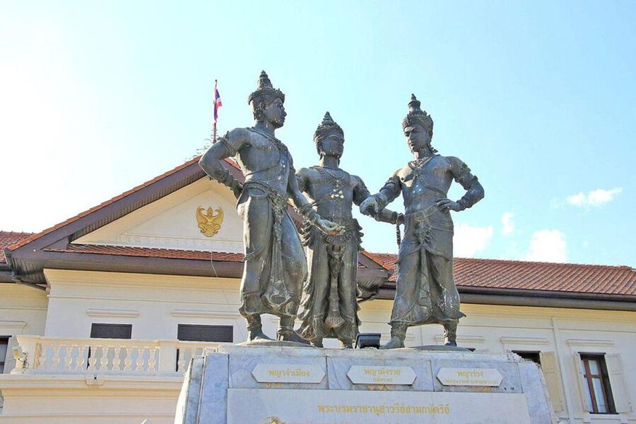 Chiang Mai: Exploration of Old City by Private Tuk-Tuk - Tuk-Tuk Practicalities: Groups, Safety, and Where You Might Feel Limited