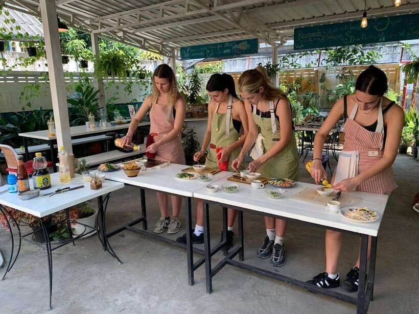 Chiang Mai: Half Day Cooking Class at Organic Farm - Picking the Right Garden Option: City Organic vs Yard vs Farm