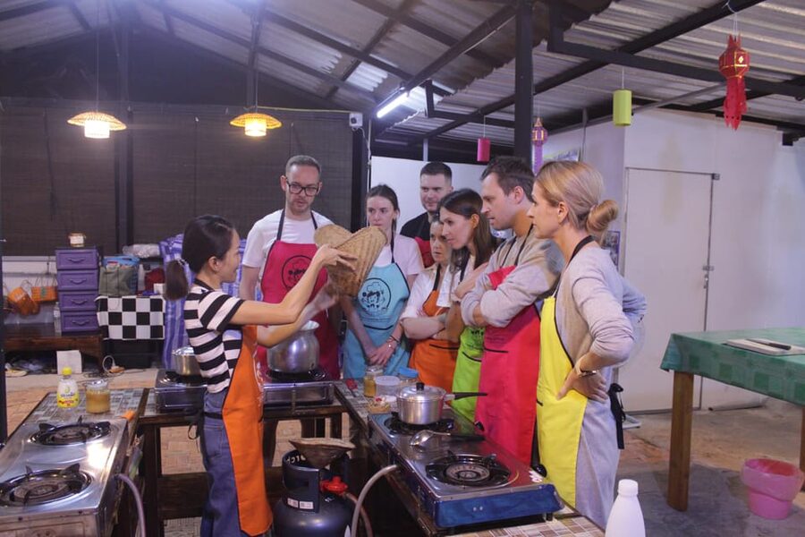Chiang Mai: Half Day Morning Cooking Class with Market Tour - Choosing your menu and cooking at your own station