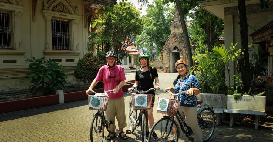 Chiang Mai: Half-Day Old Town Cycling Tour - Getting started at Trailhead cafe: coffee, bike fit, and timing