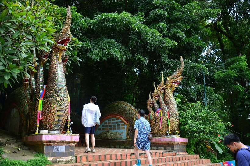 Chiang Mai: Hike on Monk’s Trail and Doi Suthep Private Tour - Wat Pha Lat: quiet temple time after the climb
