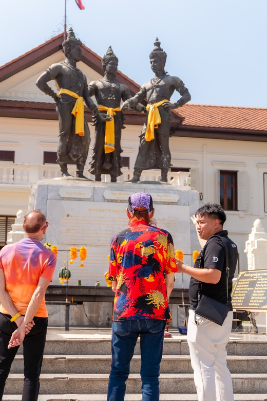 Chiang Mai: Historical and Culture Exploration Walking Tour - Wat Phra Singh: woodcarvings, murals, and the Lai Kam Assembly Hall