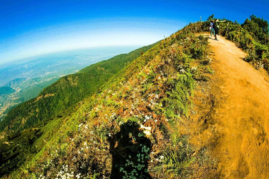 Chiang Mai: Kew Mae Pan Nature Trail & Doi Inthanon Day Trip - Hmong market stop and Karen Hill Tribe visit: culture as a meeting, not a museum