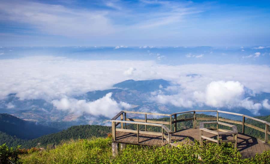 Chiang Mai: Kew Mae Pan Nature Trail & Doi Inthanon Day Trip - Doi Inthanon viewpoints: Roof of Thailand energy with real context