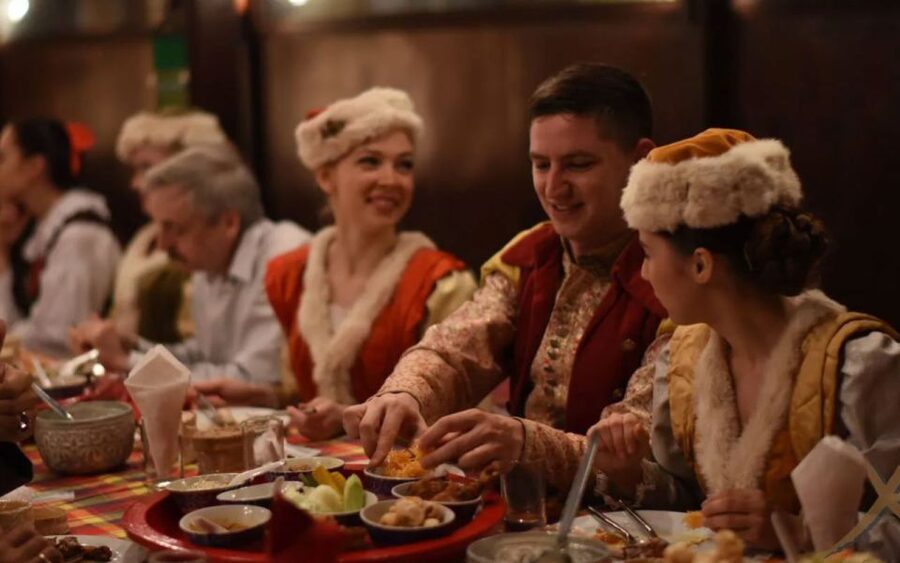 Chiang Mai: Khantoke Dinner with Traditional Performance - Before you go: pickup timing, waiting, and planning your evening