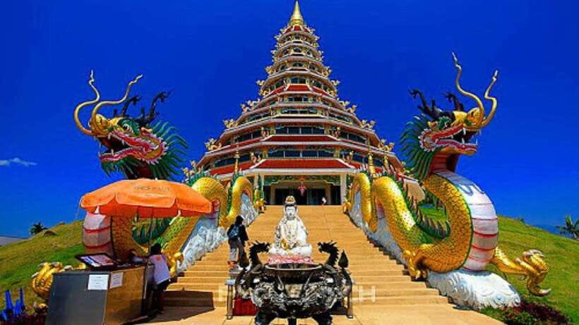 Chiang Mai: Lalita Cafe & White, Blue, Big Buddha Temples - Long Neck Karen Village: choose Option A or Option B on purpose