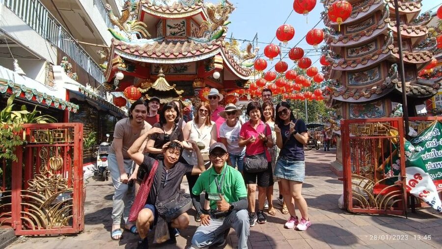 Chiang Mai: Local Food and Markets Guided Walking Tour - Where you meet at Khua Khaek, and how to prep for the walk
