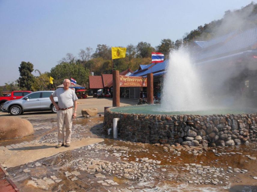 Chiang Mai: Long Neck Village & Chiang Rai’s Iconic Temples - Hotel pickup and the day’s rhythm