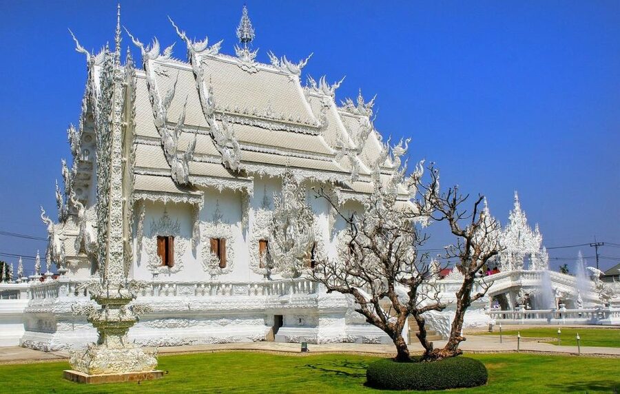 Chiang Mai: Long Neck Village & Chiang Rai’s Iconic Temples - The Karen long-neck village: culture, crafts, and reality checks