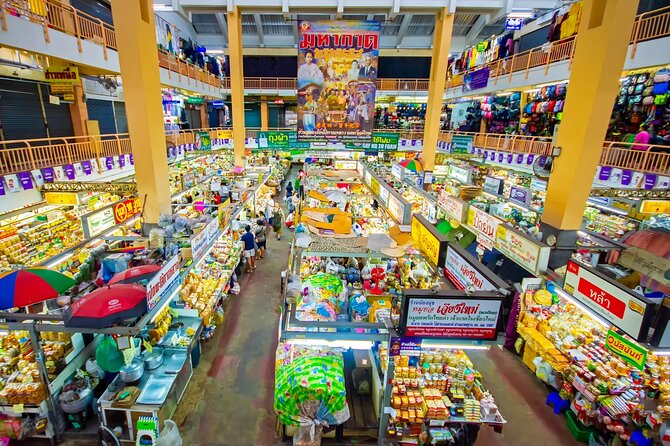 Chiang Mai Michelin Food Walking Tour with Professional Tour Guide - The Guide: English-Thai Support and Names You Might Hear