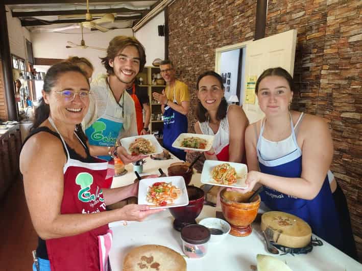 Chiang Mai: Morning Cooking Class with Market Visit - Morning pickup and why empty-stomach planning helps