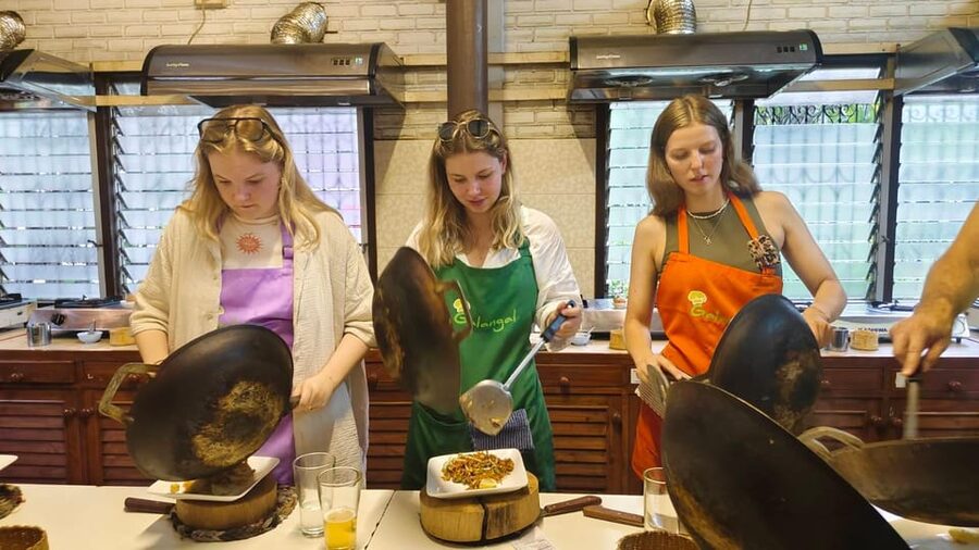Chiang Mai: Morning Cooking Class with Market Visit - Organic garden and herb picking that makes cooking feel more exact