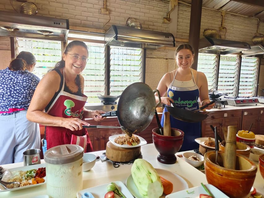 Chiang Mai: Morning Cooking Class with Market Visit - Your choose-your-menu cooking flow: appetizer, soup, stir-fry, curry paste, dessert