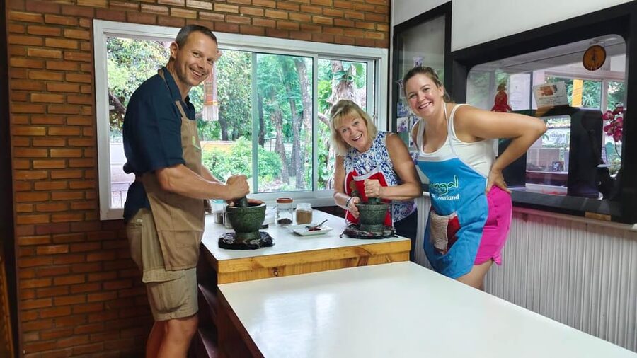 Chiang Mai: Morning Cooking Class with Market Visit - Who should book this cooking class, and who might not love it