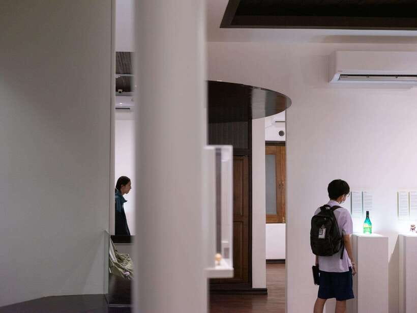 Chiang Mai: Museum of Broken Relationships Entry Ticket - Captions in Thai and English: How to Choose Your Reading Mode