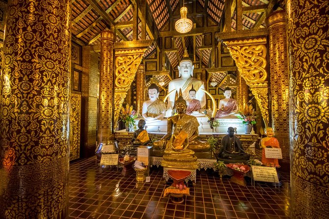 Chiang Mai Night Bike Tour - Wat Intakhin (white Buddha) and the Three Kings Monument stops