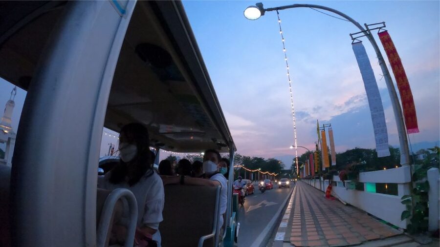 Chiang Mai: Nighttime City Highlights by EV Tram - A Quiet EV Tram Ride Around Chiang Mai at Night