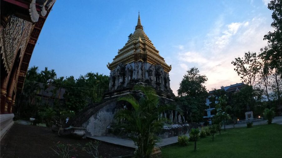 Chiang Mai: Nighttime City Highlights by EV Tram - Wat Chiang Man and the first photo stop that sets the mood