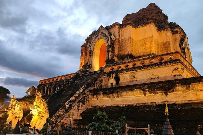 Chiang Mai Old City & Temples 3 hour Twilight Walking Tour - Key things I think you will love