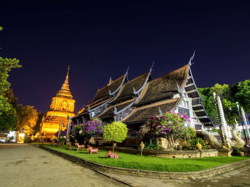 Chiang Mai: Private Historic Old City Bike Tour - Night - Pace, bikes, and safety you can actually trust
