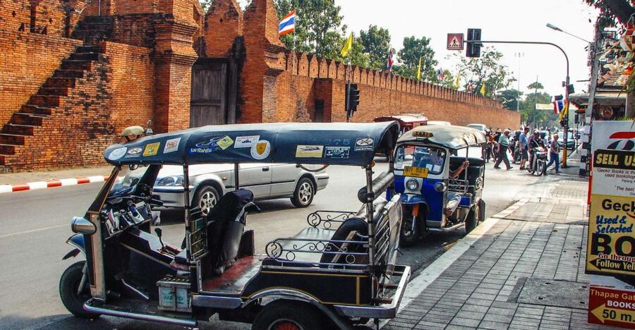 Chiang Mai: Private Tuk Tuk Tour of City Temples With Pickup - Why this Chiang Mai tuk tuk temple tour works in real life