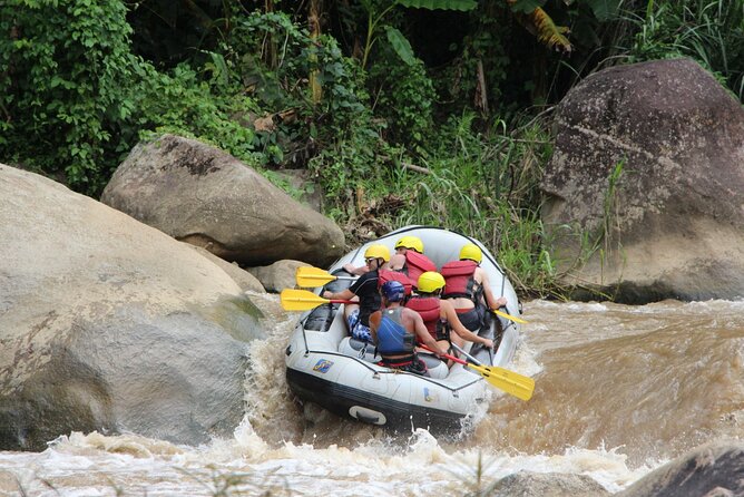 Chiang Mai Rafting in Mae Taeng River with Thai Buffet - Thai Buffet Lunch: More Than a Refuel Stop