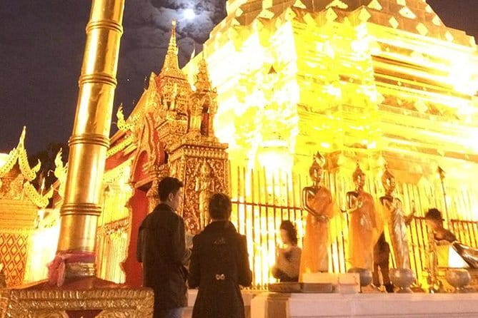 Chiang Mai Temples and Market Tuk Tuk Night Tour - Should you book this Chiang Mai tuk-tuk temples and night market tour?