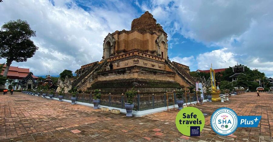 Chiang Mai: Temples & Culture Tour - Hotel pickup and the comfortable 9-seater VIP minivan