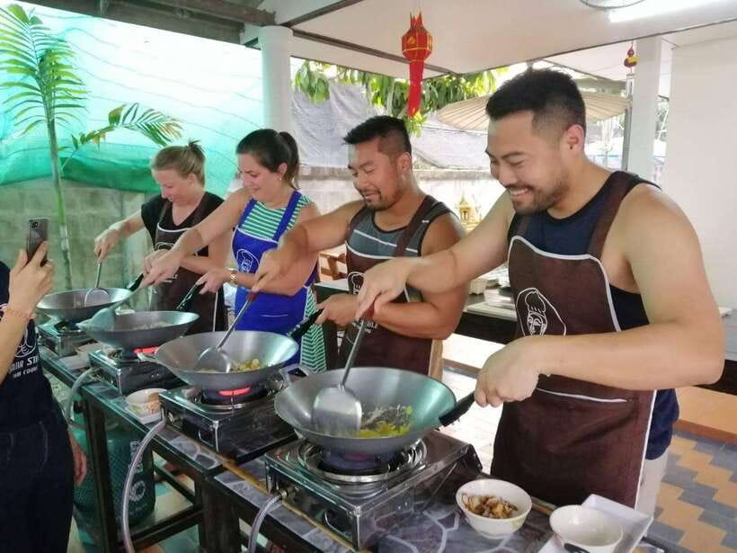 Chiang Mai: Thai Cooking and Market Tour with Lanna Smile - Who Should Book This Cooking Class in Chiang Mai
