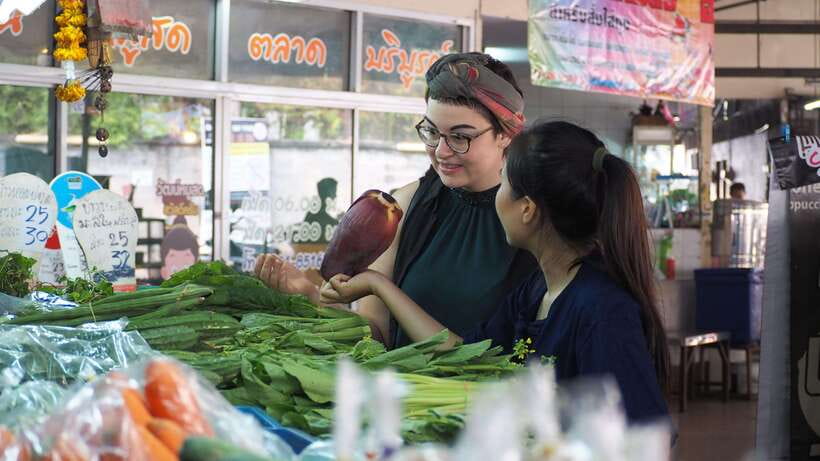 Chiang Mai: Thai Cooking and Market Tour with Lanna Smile - Should You Book Lanna Smile for Thai Cooking in Chiang Mai?