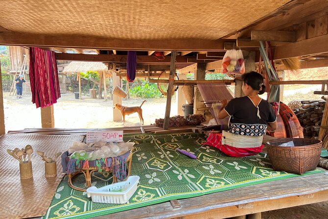 Chiang Mai to Doi Inthanon Full Day Shared Tour - Karen Village at Mae Klang Luang: culture beyond the viewpoint