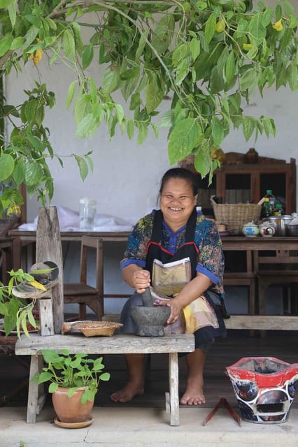 Chiang Mai : Traditional Northern Cooking Class - Chiang Mai Northern cooking, taught on a charcoal porch
