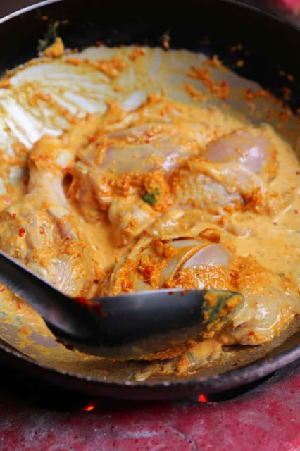 Chiang Mai : Traditional Northern Cooking Class - Languages, group size, and accessibility that actually matter