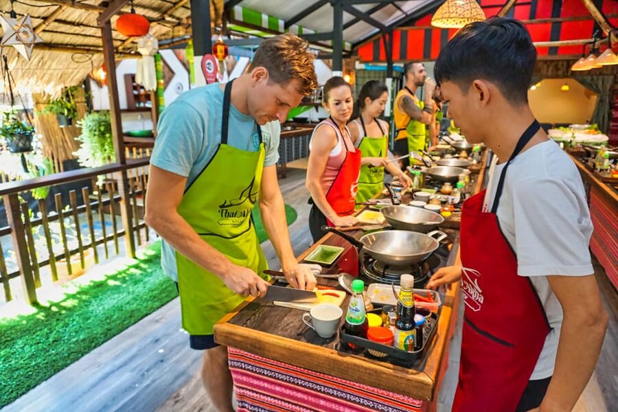 Chiang Mai: Traditional Thai-Akha Cooking Class& Market Tour - What the menu teaches you about Akha flavors