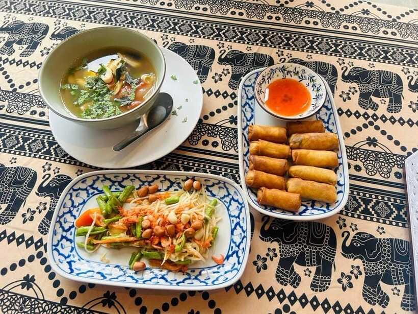 Chiang Mai: Traditional Thai Cooking Class with Market Tour - The Market Tour: Herbs and Spices You Can Actually Recreate