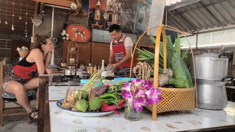 Chiang Mai: Traditional Thai Cooking Class with Market Tour - Cooking in a Local Lanna Home Kitchen: Six Dishes, Real Technique