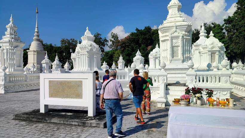 Chiang Mai: Tuk-Tuk Evening Tour with Temples & Street Foods - Price and value: $64 makes sense if you want temples plus transport