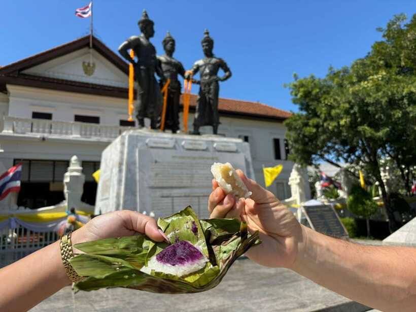 Chiang Mai: Walking Food Tour - Khao Soi, Pak Boong, and Thai Tea in the Right Proportions
