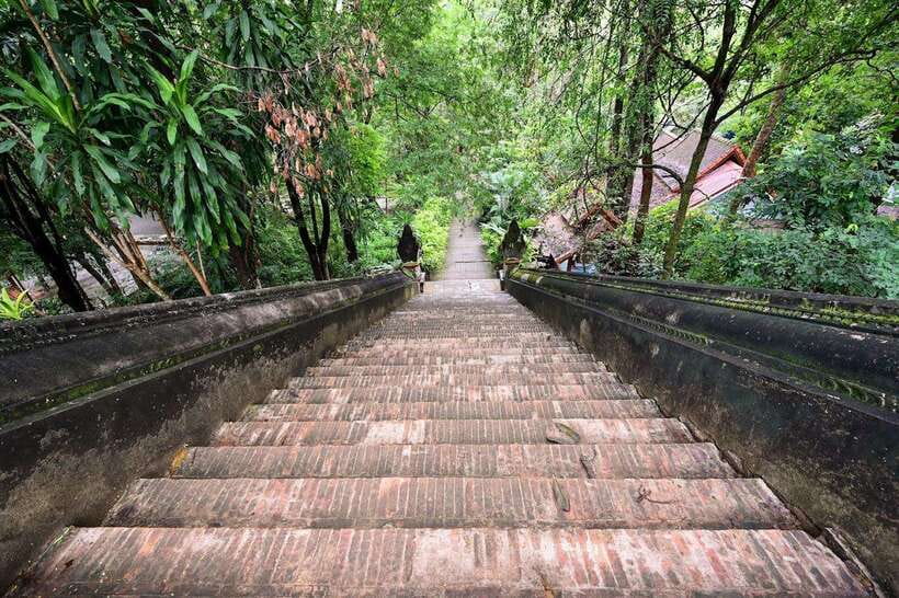 Chiang Mai:Wat Phra That Doi Suthep & Wat Umong Evening Tour - What the 4 Hour Schedule Really Means for Your Day
