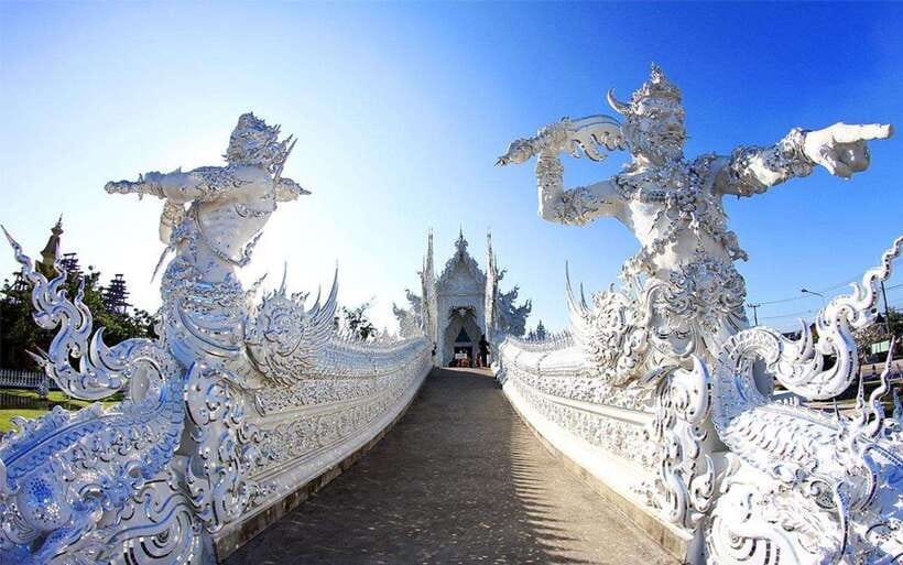 Chiang Mai: White, Blue & Big Buddha Temples in Chiang Rai - Chiang Rai feels like a different world than Chiang Mai